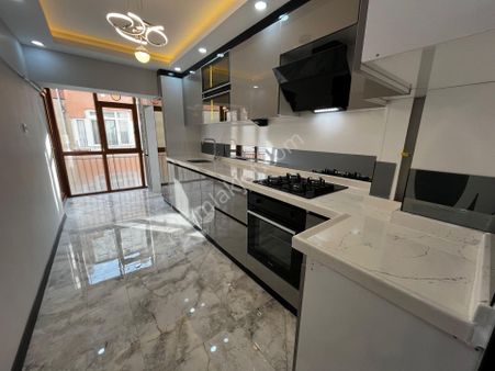 Mareşal Çakmak Mh Muazzam Konumda 3+1 Ara Katta Süper Lux Yapılı Daire