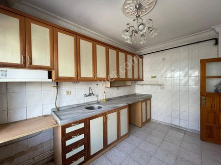 Atatürk Mahallesinde Doğalgazlı Bağımsız Mutfak 3+1