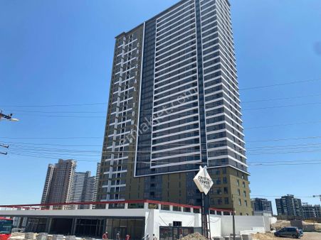 Atanora Vadi'den Crystal Tower 'de Yüksek Katta Manzaralı Lüks 2+1 Daire