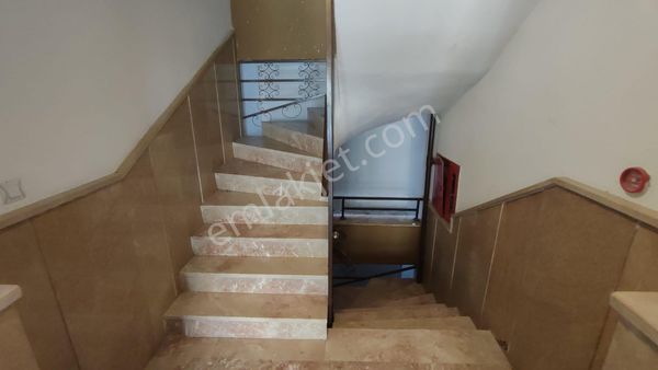 Atanora Vadi'den Trt Panora Yakını İskanlı Balkonlu Manzaralı Boş 2+1