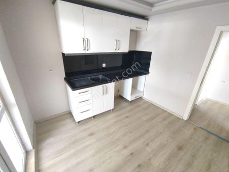 Beşikkayada 1+1 Sıfır Ön Cephe Altınköy Parkı Yanı Giriş Kat