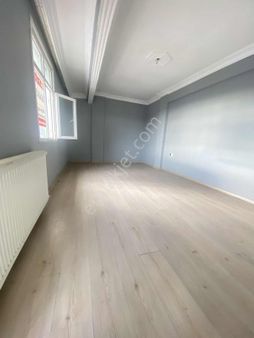 Genç Binada **acil Fiyat Düştü*2+1 Net 90 M2 Cadde Üzeri Önü Açk