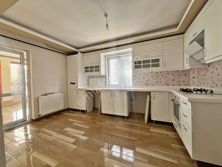 Yuvam'dan Çift Balkon Full Yapılı Merkezi Lokasyon'da 3+1 Daire!