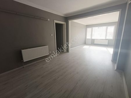 Karaca'dan Merkezi Konumda 2+1 Komple Yenilenmiş Satılık Daire