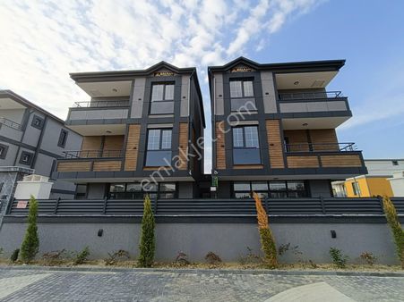 Karaca'dan Yeniçiftlik Mah.de 4+1 170m2 Triplex Sıfır Villa