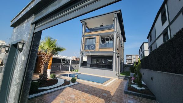 Karaca'dan Yeniçitlik Mah. Muhteşem Havuzlu 240 M2 5+1 Villa