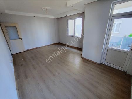 Hk Gayrimenkul`den Gebizli Mahallesinde 1.kat 2+1 Kiralık Daire