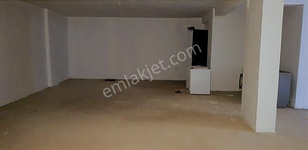 Depo Kiralık Yenigünde Elektirk Ve Su Mevcut 135m2 Depo Kiralık