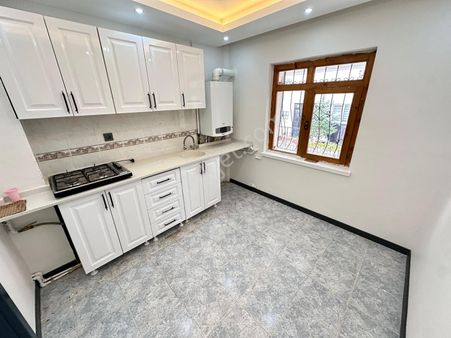 Şentürk Gayrimenkul'den Karapürçek'de Yük.giriş Muradiye Yakını*