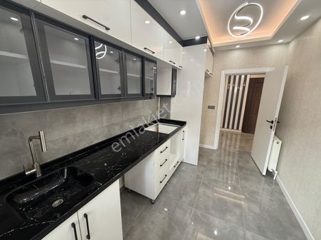 Bilgen Vatan'dan Nuri Pamir Cadde Yakını Metro Yürüme Mesafesi Megalüks Yapılı 3+1 Satılık