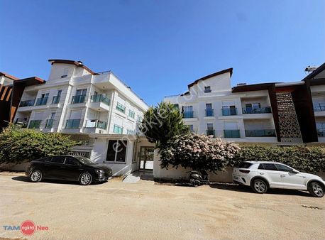 Güzeloba'da Havuzlu Kapalı Otoparklı 1+1 Eşyalı Kiralık Daire