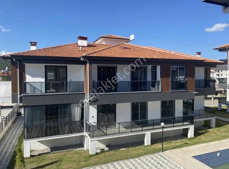 Gizem'li Emlaktan Lüks Site İçinde Havuzlu Kiralık 2+1 Daire