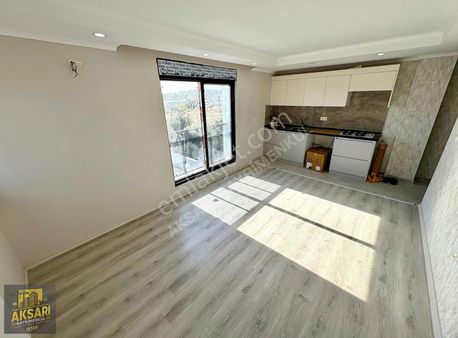 Demirelde Lise Dibi Tramvaya Yakın Katta 1+1 Daire