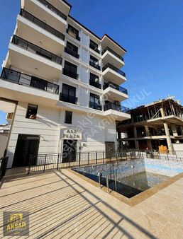 Havuzlu Tramvaya Yakın Katta Asansörlü 1+1