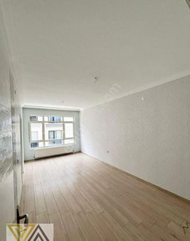 Valentia'dan Emekte Satılık 3+1 Ara Kat Daire !!!