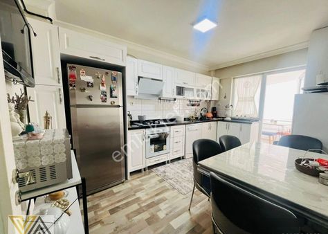 Valentia'dan Site İçerisi'nde Full Yapılı Satılık 3+1 Daire !!!