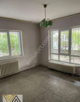 Valentia'dan İleri Mahallesinde Bahçe Katı Fırsat Daire !!!