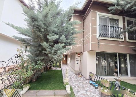 Valentia'dan Çankaya Mutlukentte 5+2 Satılık Villa !!!