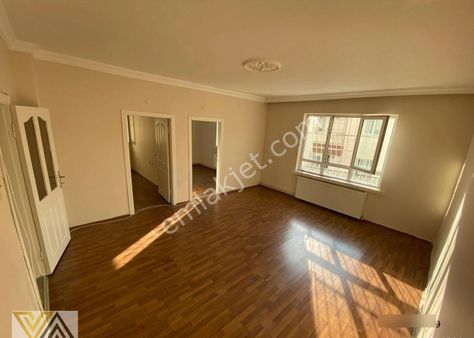 Valentia'dan Umut Mahallesinde Bahçe Katı 3+1 Satılık Daire !!!