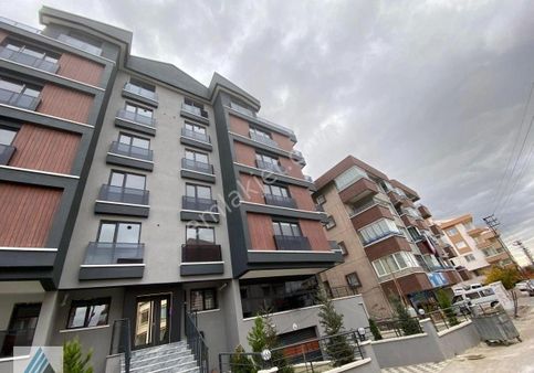 Atanora Vadi'den Çankaya'da Satılık Park Manzaralı Daire Arakat