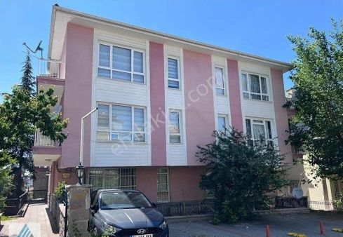 Atanora Vadi'den Öveçlerde Giriş Kat 3 Cepheli Balkonlu Yapılı Kombili 2+1