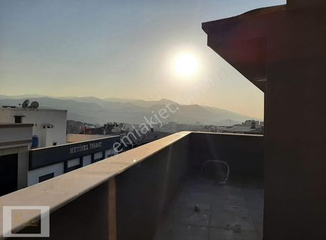 Emre Özler' Den Hastane Yakını Sıfır 4+1 Dubleks Satılık Daire