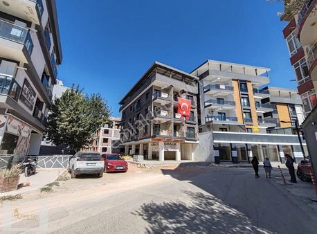 İnönü' De 320 M2 Cadde Cepheli Geniş Vitrinli Kiralık Dükkan