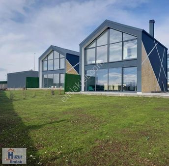 Afyon-izmir-antalya Kavşağında Satılık Dublex Villa.