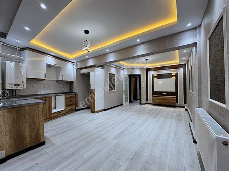 İncirli Merkezde Bahçe Kulanımlı Fuul Lüx Yapılı Kot 2 Acil