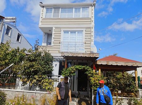 Müstakil Masrafsız Krediye Uygun İskanlı 3 Katlı 4+1 Villa