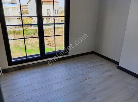 Sıfır 170 M Arsa İçinde Krediye Uygun İskanlı 3 Katlı 4+1 Villa