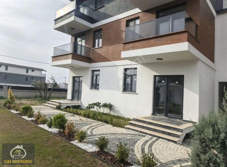 Saka Gayrimenkul`den Villa Konseptinde Satılık Havuzlu 1+1daire.