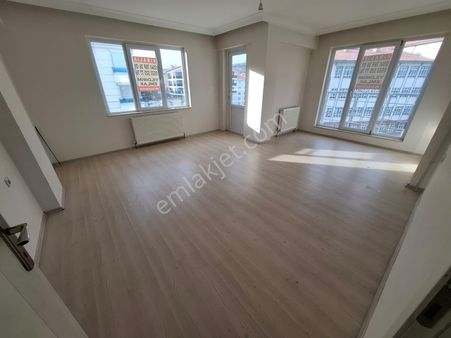 Altındağ - Beşikkaya Mahallesi Okul Yakınında Ara Katta 3+1 Kiralık Daire !!!