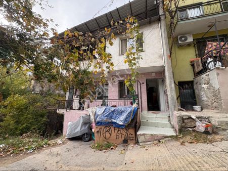 İzmir Karabağlar Peker Mahallesinde Satılık Komple Bina