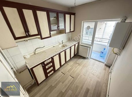 Akşemsettin'de 3+1 Kat Konumunda Ön Cephe Satılık Yüksek Giriş!