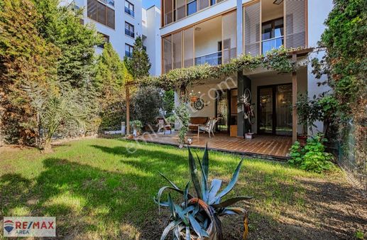 Remax Area Dan Balat Site İçi Eşyalı Kiralık 3+1 Bahçeli Daire
