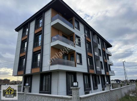 Alp Emlaktan Selimpaşada Kırediye Uygun Arakat Daire