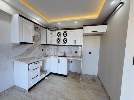 Emlak Center'dan Muradiye Mah Satılık 2+1 Sıfır Daire