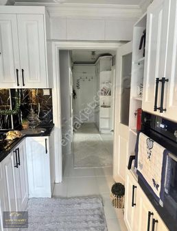 Bayraklı İbrahim Yüzbaşı Hakkı Cadde Üzeri Merkezi Konum 3+1