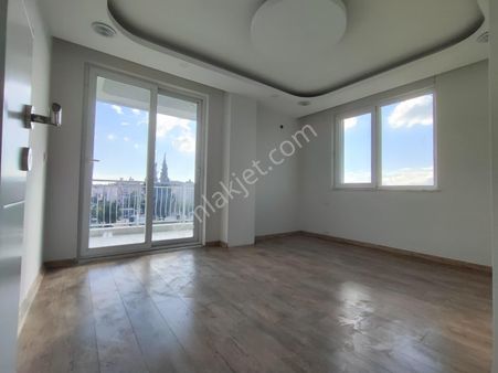 Merkezi Konumda Fırsat Daire Hastane Ve Ulaşım Yakını Katta 2+1