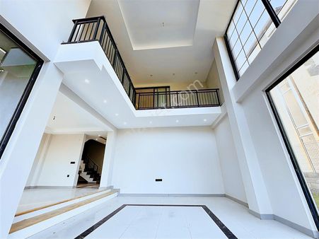 Tepeören Vadi 24'te Kiralık Triplex Villa