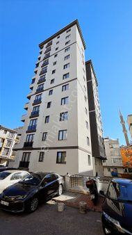 Ümr. Namık Kemal'de Otoparklı Ebv. Banyolu Ferah 3+1