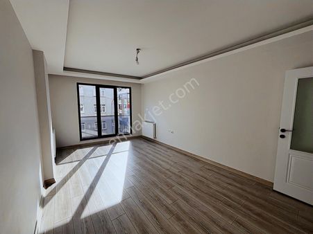 Ümraniye Çarşının Merkezinde Metroya Yürüme 3 Dk Yeni Daire