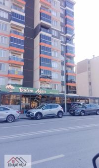 Arda Emlak Ofisi’nde Özgür Çocuk Parkı Yakını Badem Ağacı Üzeri Cadde Üzeri Kapalı Balkonlu Daire