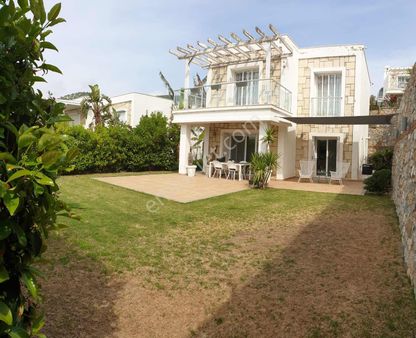 Bodrum Merkez Satılık Mustakil Deniz Ve Kale Manzaralı Dubleks