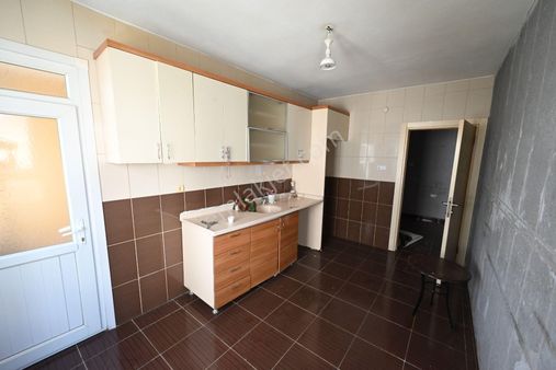 Üstünkent Emlak'tan Yeni Pazar Siteler Mah 3+1 Kiralık Daire