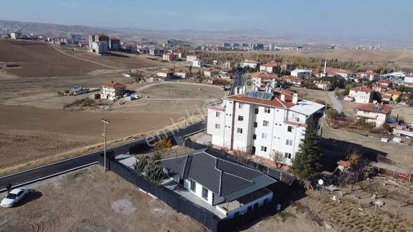 Sarsılmazdan Tek Tapu Caddeye Sıfır Yerden Isıtmalı Mustakil Ev