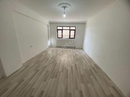 Elvankent Topçuda Taşınmaya Hazır Çok Geniş 3+1 Satılık Daire