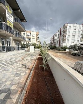 Döşemealtı Yeniköy Mah'sınde 1+1 Katta Asansörlü Satılık Dairler