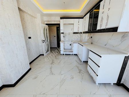 Yeşiltepe Mah.3+1 Çift Banyo Kilerli 3+1 Önü Açık Fırsat Daire